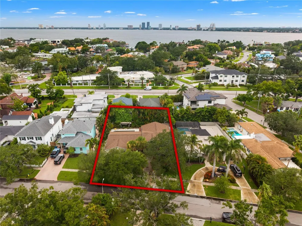 410 ERIE AVENUE Tampa, FL 33606