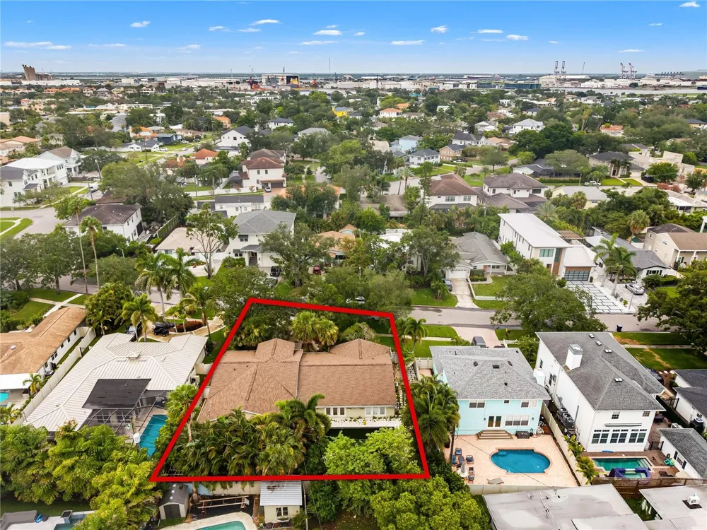 410 ERIE AVENUE Tampa, FL 33606