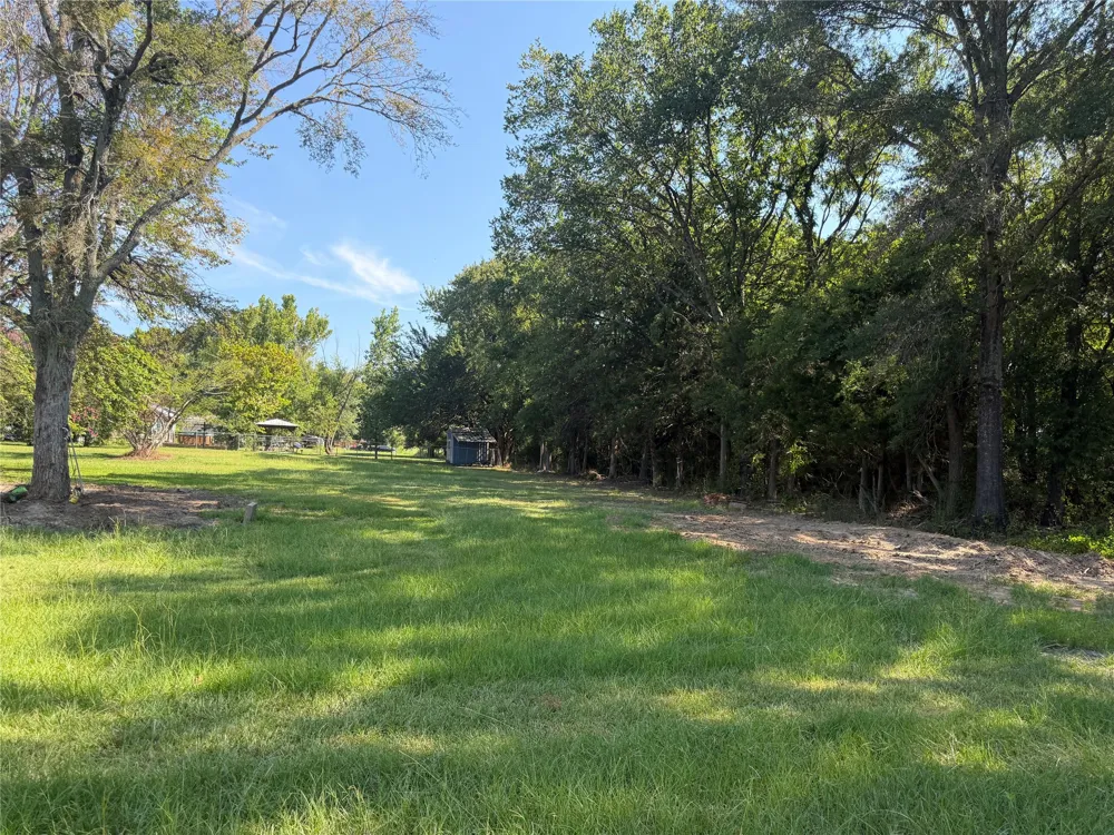 595 Fm 911 S Avery, TX 75554