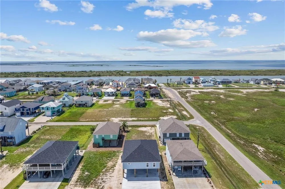 30 Whooping Crane Port O Connor, TX 77982