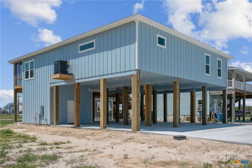 30 Whooping Crane Port O Connor, TX 77982
