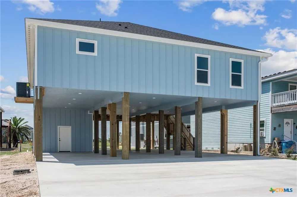 30 Whooping Crane Port O Connor, TX 77982