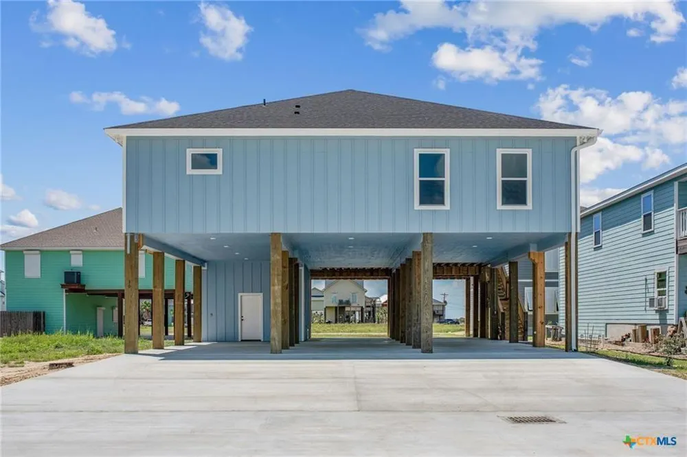 30 Whooping Crane Port O Connor, TX 77982