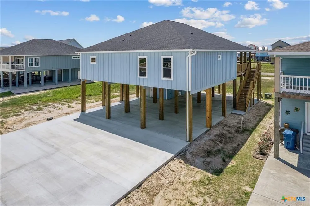 30 Whooping Crane Port O Connor, TX 77982