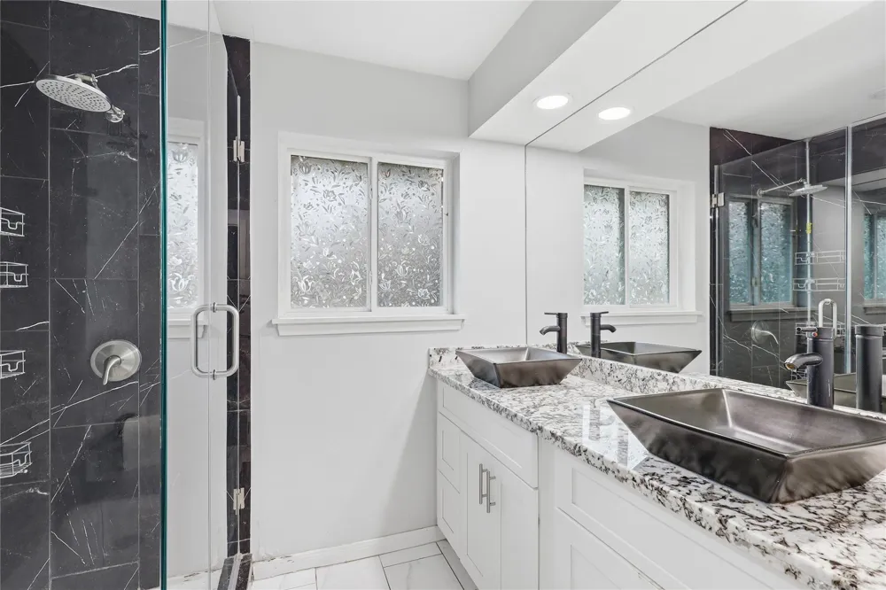5347 Rutherglenn Drive Houston, TX 77096