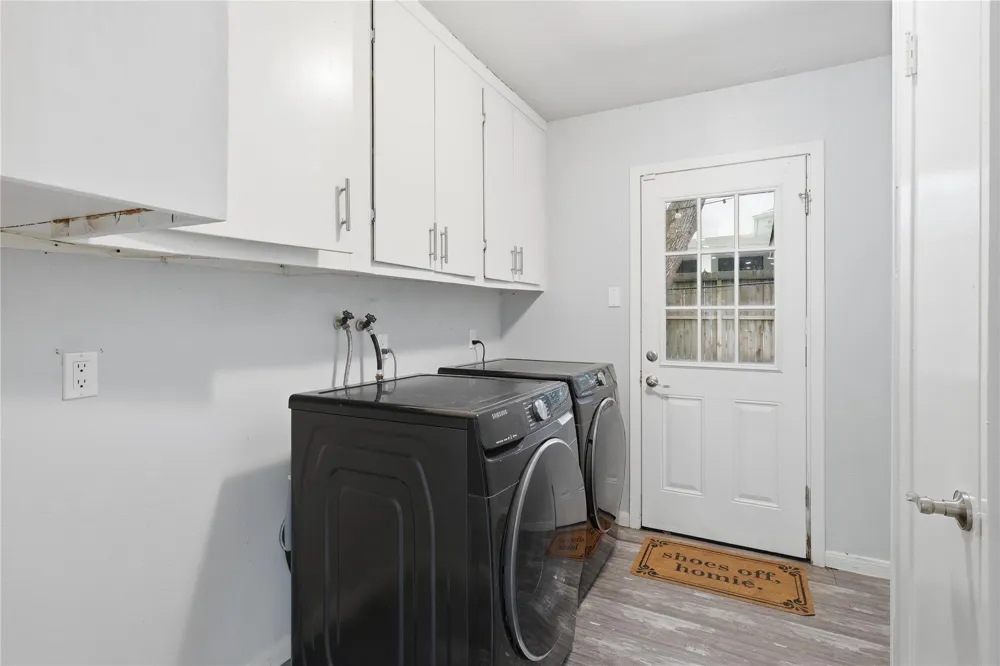 5347 Rutherglenn Drive Houston, TX 77096