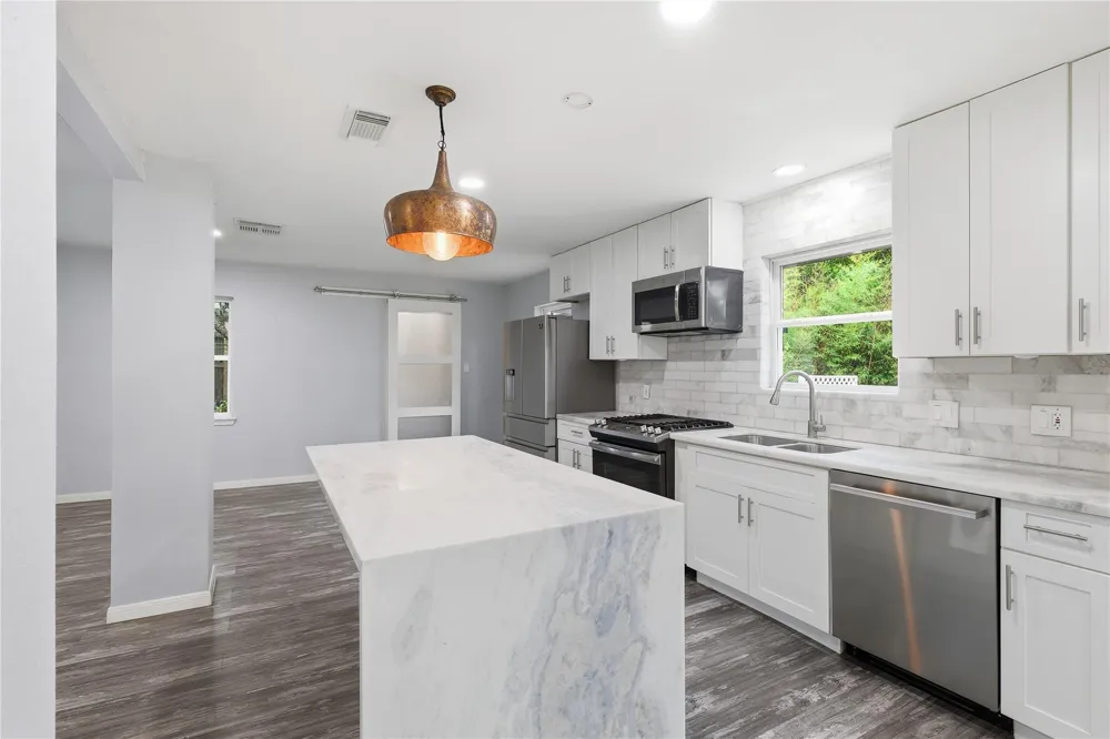 5347 Rutherglenn Drive Houston, TX 77096
