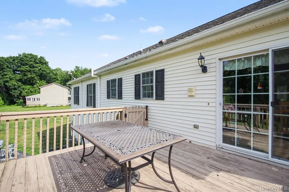 71 Dellwood Court Westtown, NY 10998