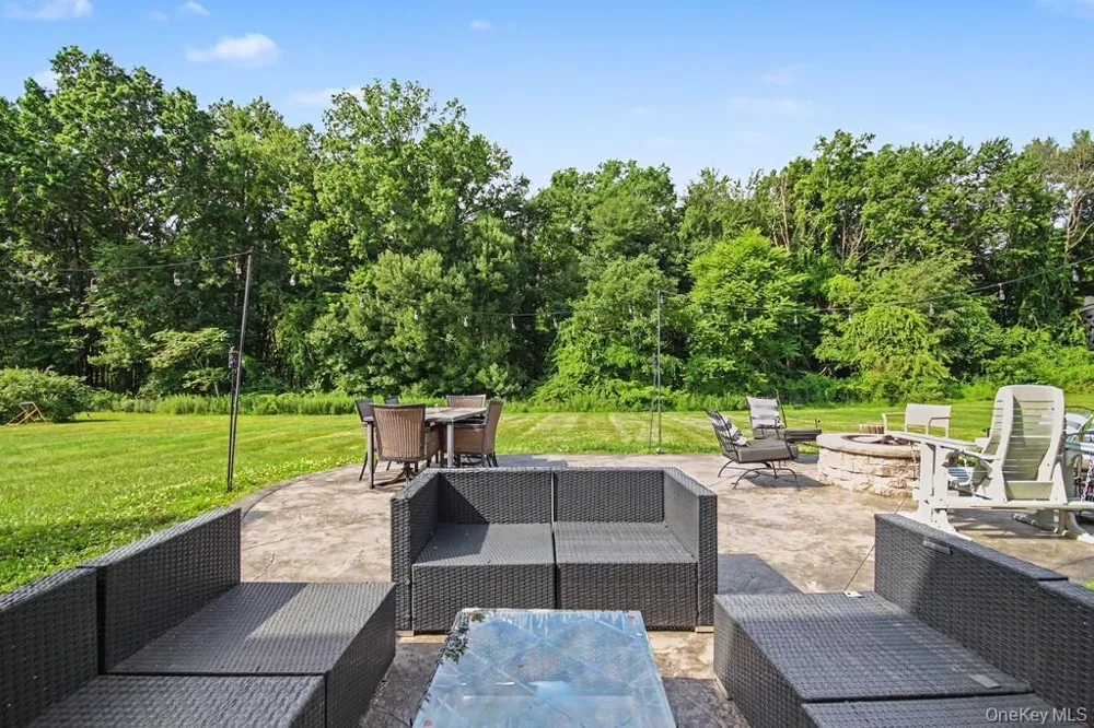 71 Dellwood Court Westtown, NY 10998
