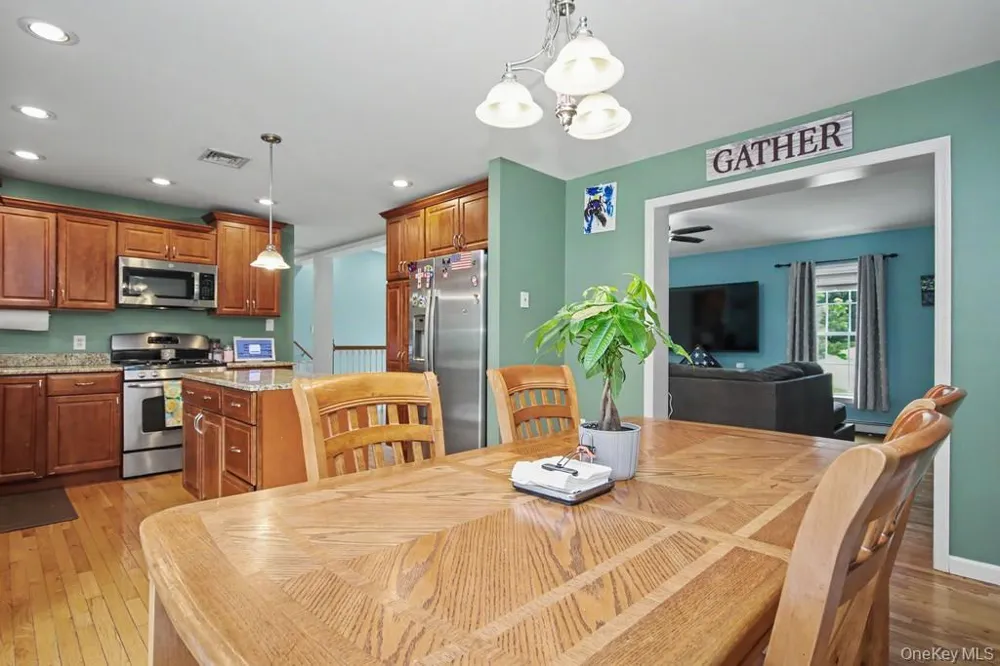 71 Dellwood Court Westtown, NY 10998