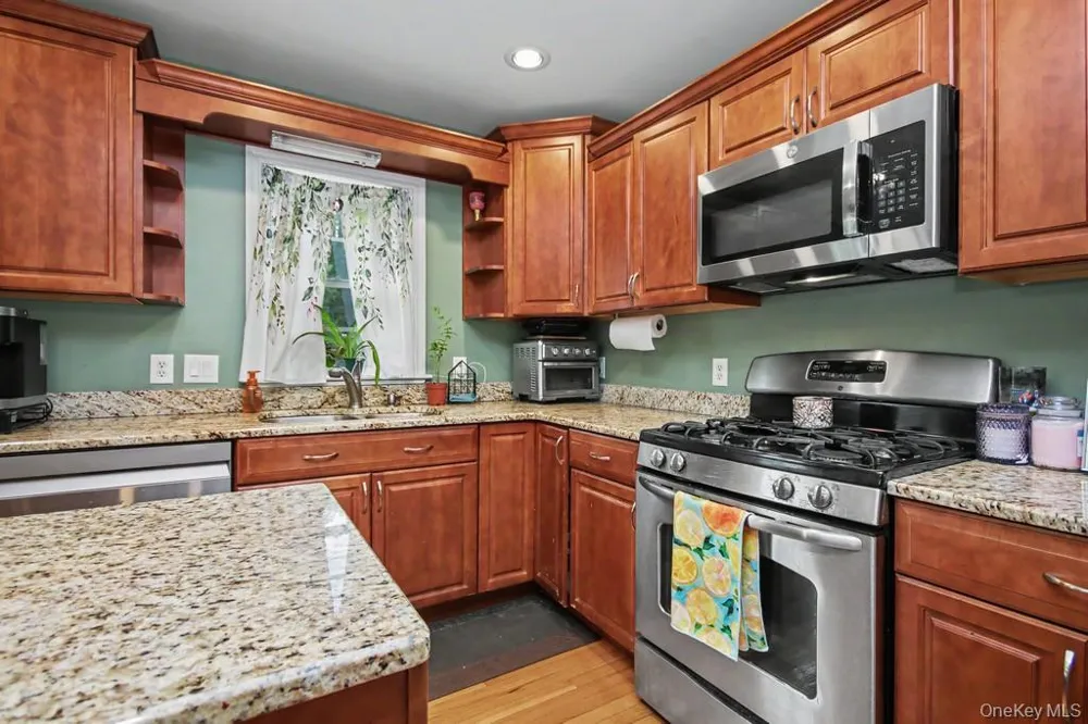 71 Dellwood Court Westtown, NY 10998