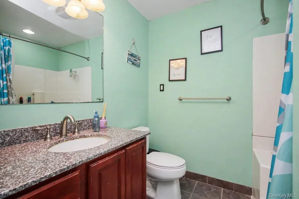 71 Dellwood Court Westtown, NY 10998