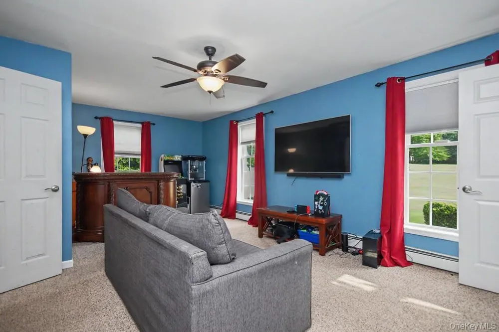 71 Dellwood Court Westtown, NY 10998