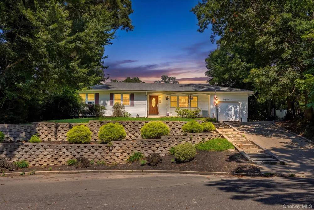 37 Black Locust Avenue East Setauket, NY 11733