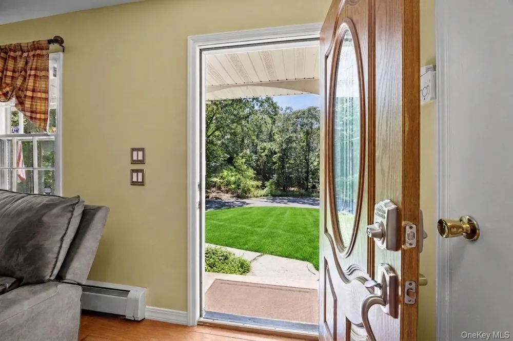 37 Black Locust Avenue East Setauket, NY 11733
