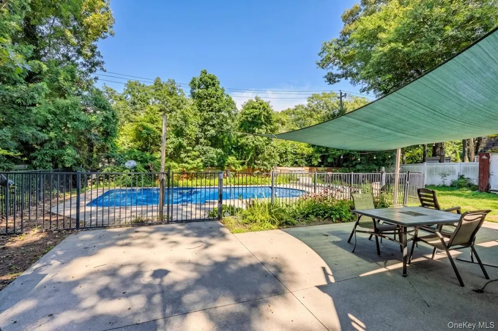 37 Black Locust Avenue East Setauket, NY 11733