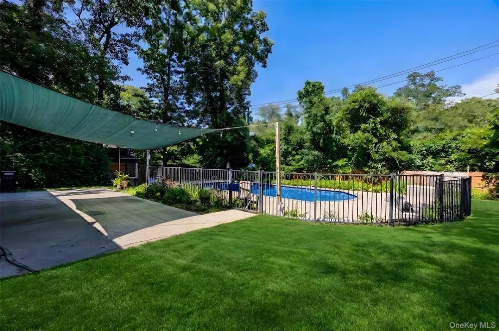 37 Black Locust Avenue East Setauket, NY 11733