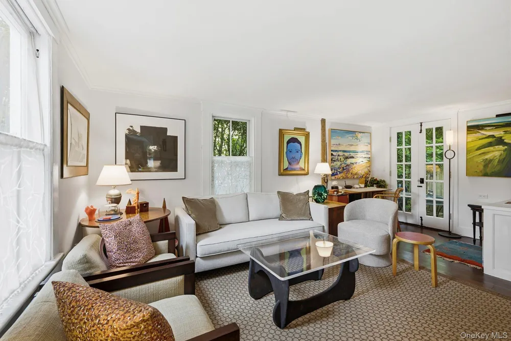 28 Bowden Square Southampton, NY 11968