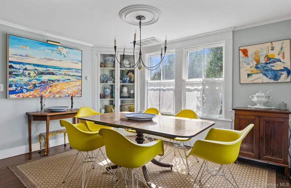 28 Bowden Square Southampton, NY 11968