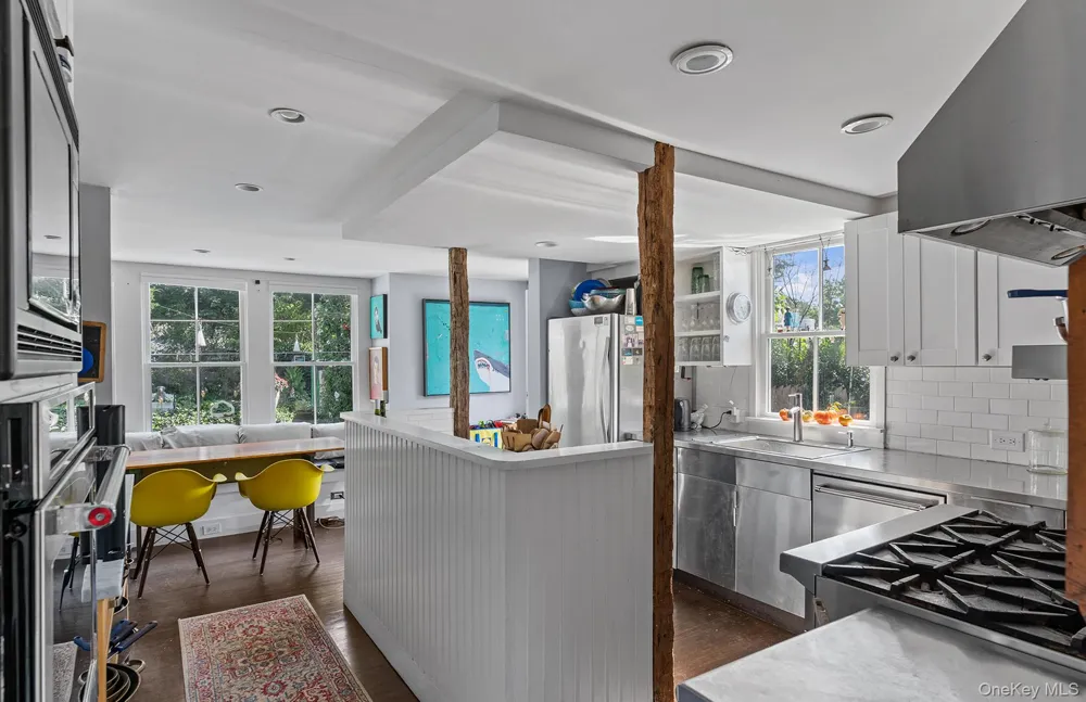 28 Bowden Square Southampton, NY 11968