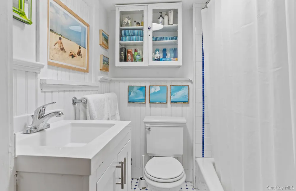 28 Bowden Square Southampton, NY 11968