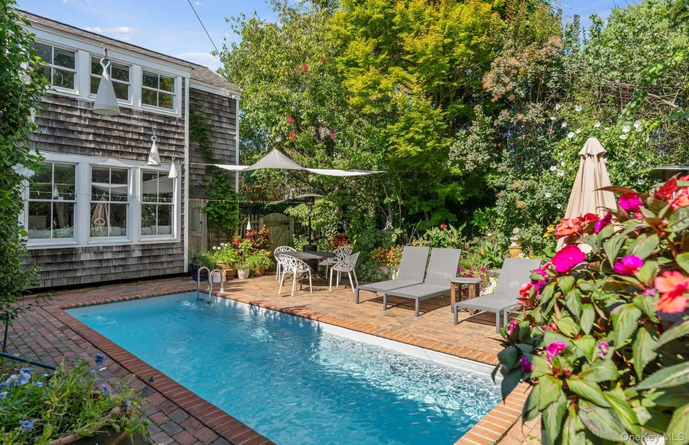 28 Bowden Square Southampton, NY 11968
