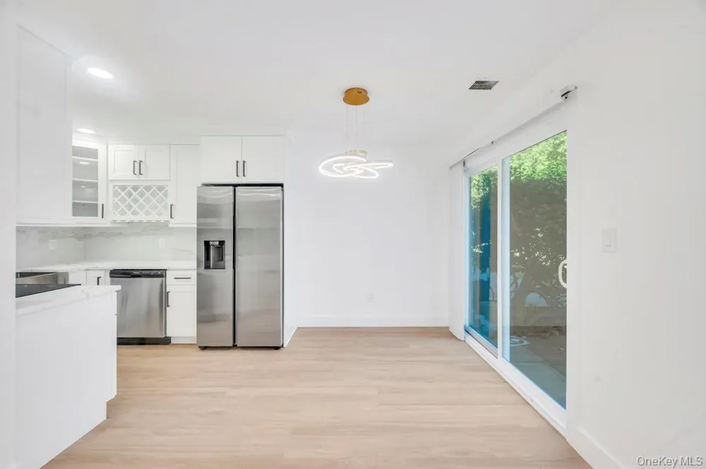6 Amesworth Court Middle Island, NY 11953