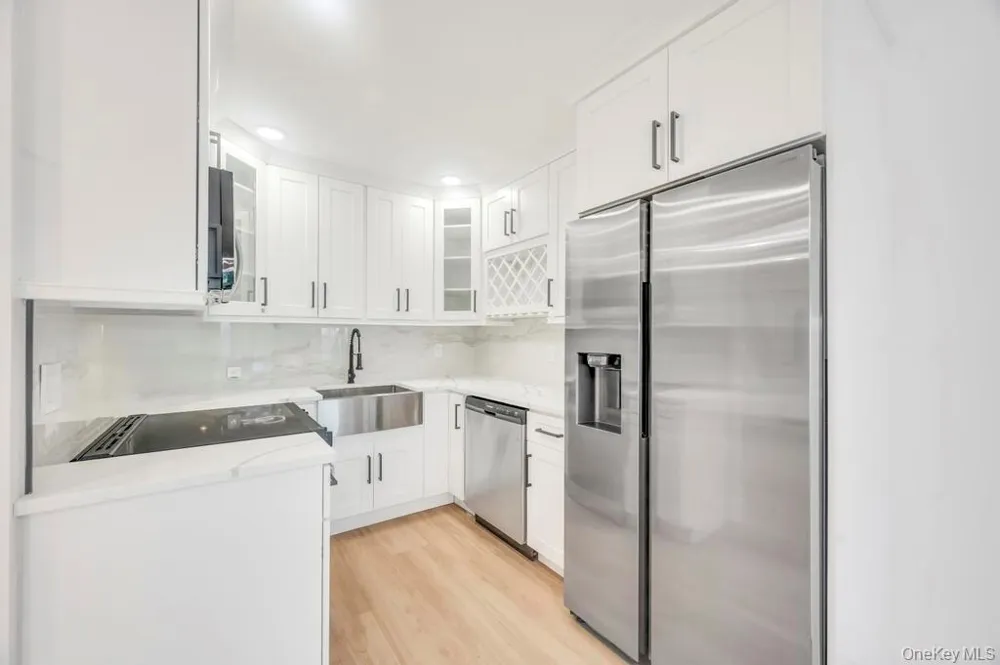 6 Amesworth Court Middle Island, NY 11953