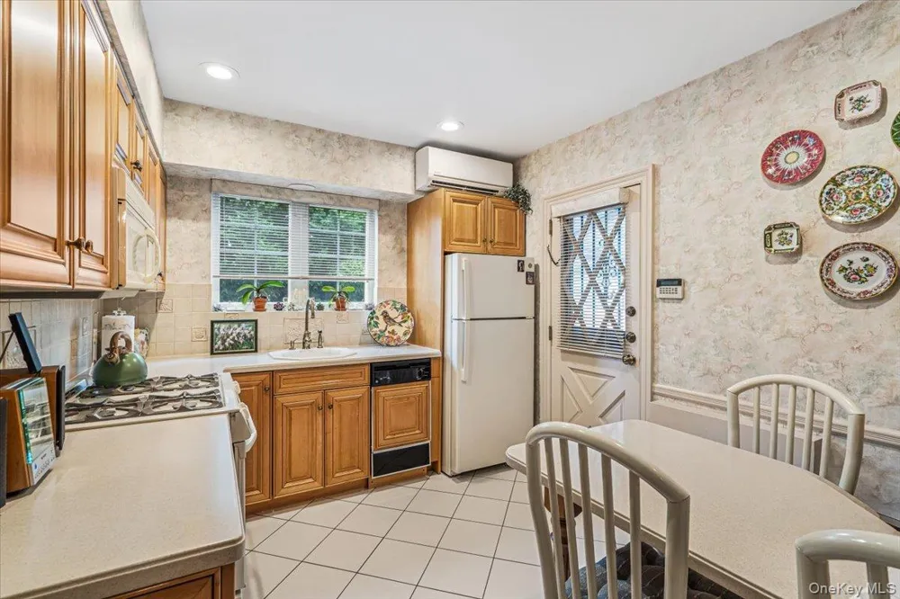 78-20 222nd Street Oakland Gardens, NY 11364