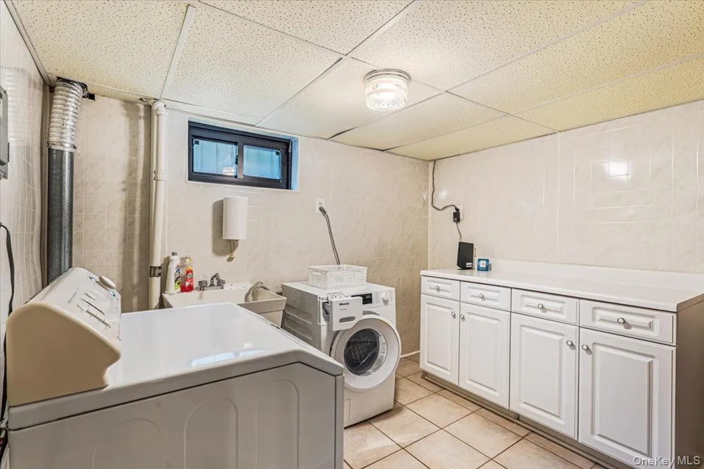 78-20 222nd Street Oakland Gardens, NY 11364