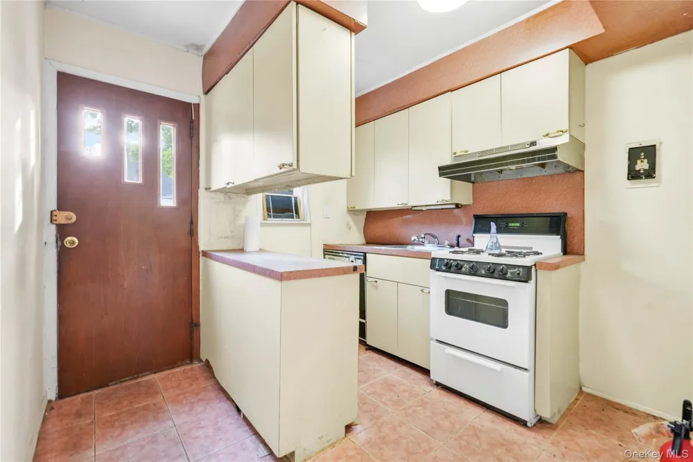 67-60 Bell Boulevard Oakland Gardens, NY 11364