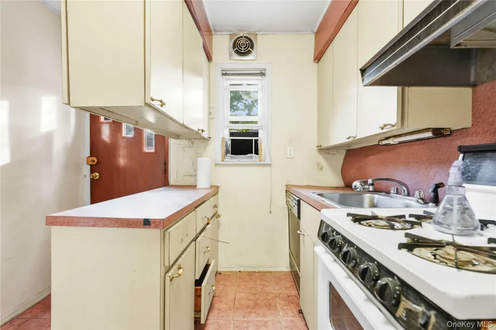 67-60 Bell Boulevard Oakland Gardens, NY 11364