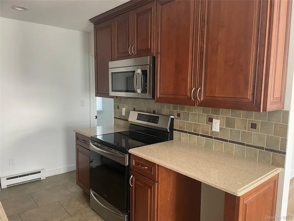 43 Brushy Neck Lane #13 Westhampton, NY 11977