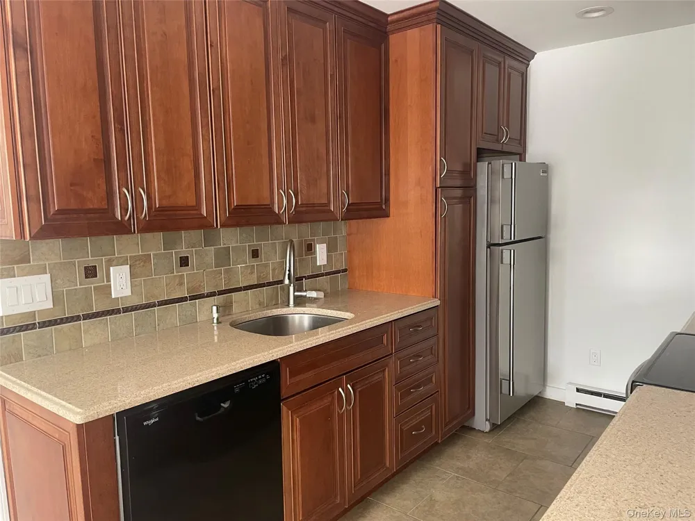 43 Brushy Neck Lane #13 Westhampton, NY 11977