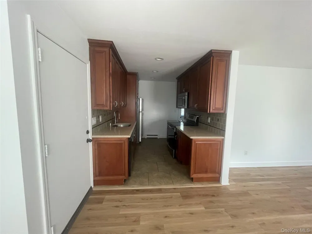 43 Brushy Neck Lane #13 Westhampton, NY 11977