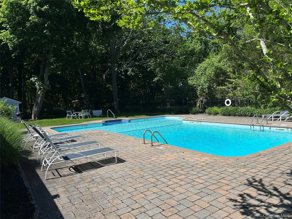 43 Brushy Neck Lane #13 Westhampton, NY 11977