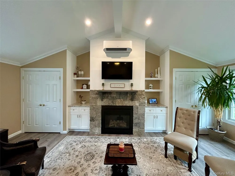 54 Madeline Road Ridge, NY 11961