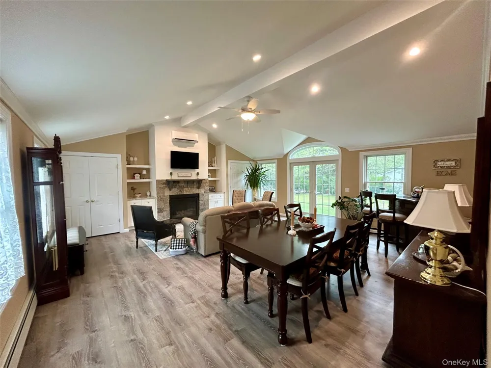 54 Madeline Road Ridge, NY 11961