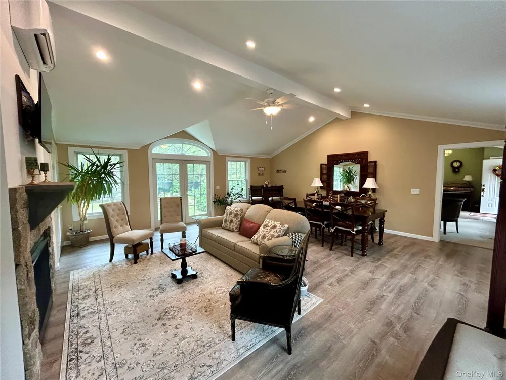 54 Madeline Road Ridge, NY 11961