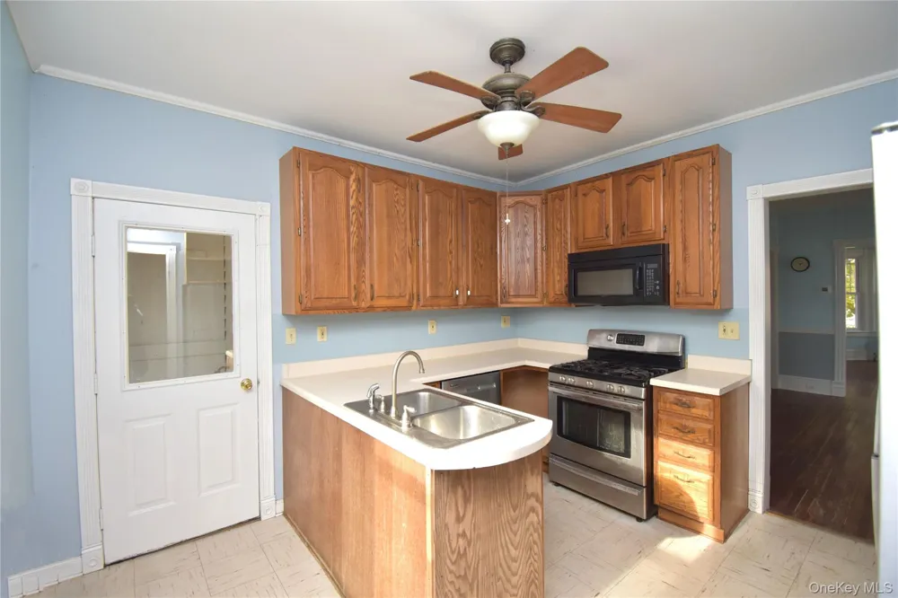 79 Rombout Avenue Beacon, NY 12508