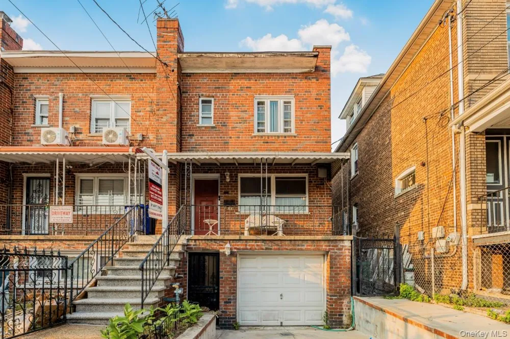 725 E 230th Street Bronx, NY 10466