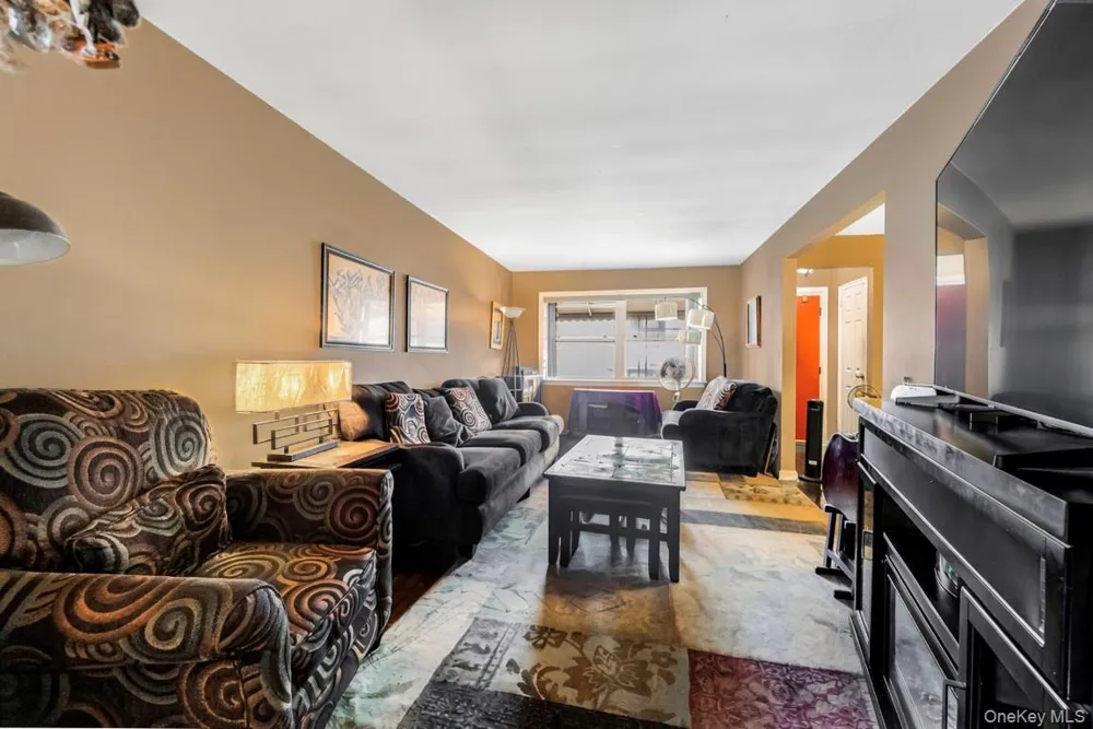725 E 230th Street Bronx, NY 10466