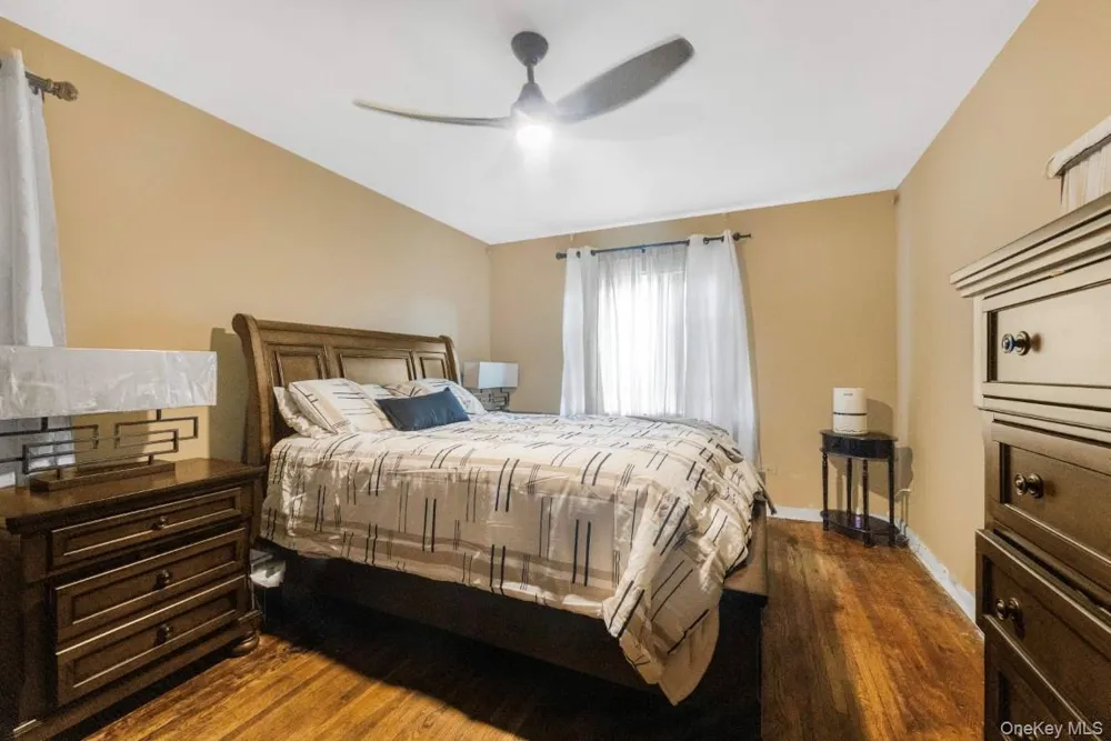 725 E 230th Street Bronx, NY 10466