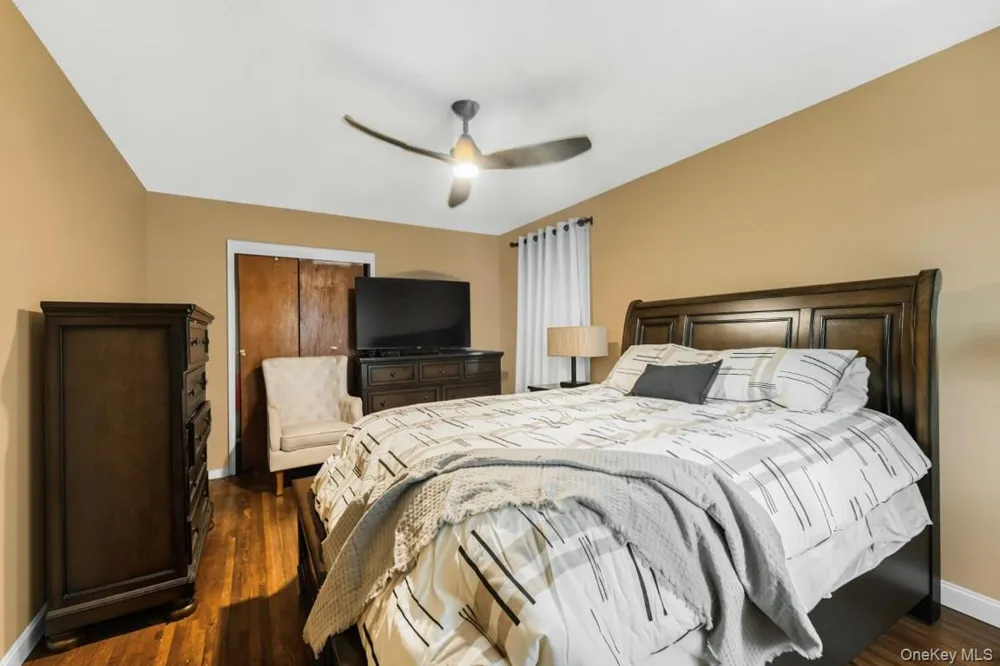 725 E 230th Street Bronx, NY 10466