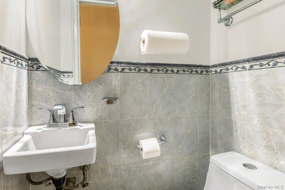 725 E 230th Street Bronx, NY 10466