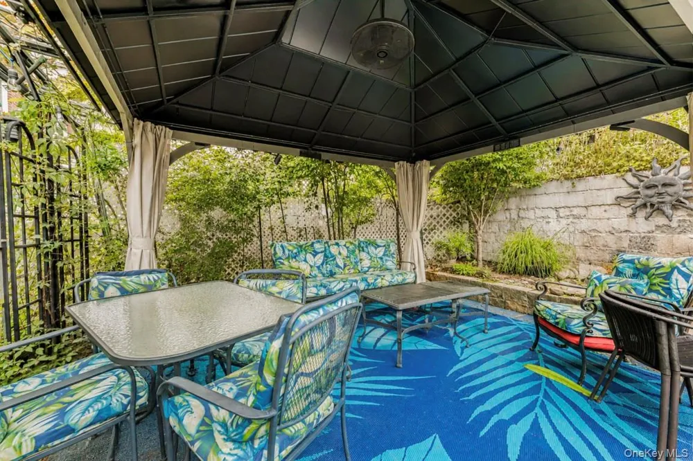 725 E 230th Street Bronx, NY 10466