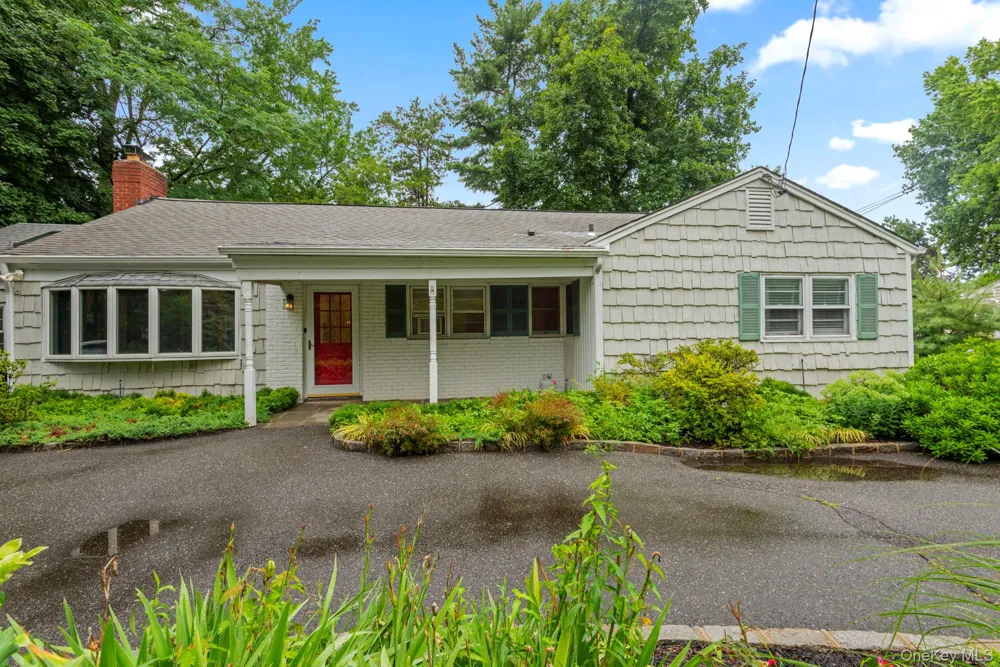 75 Cove Road Huntington, NY 11743