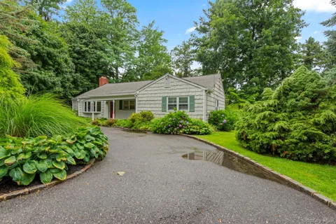 75 Cove Road