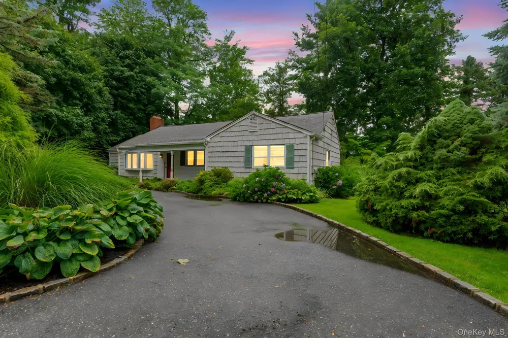 75 Cove Road Huntington, NY 11743