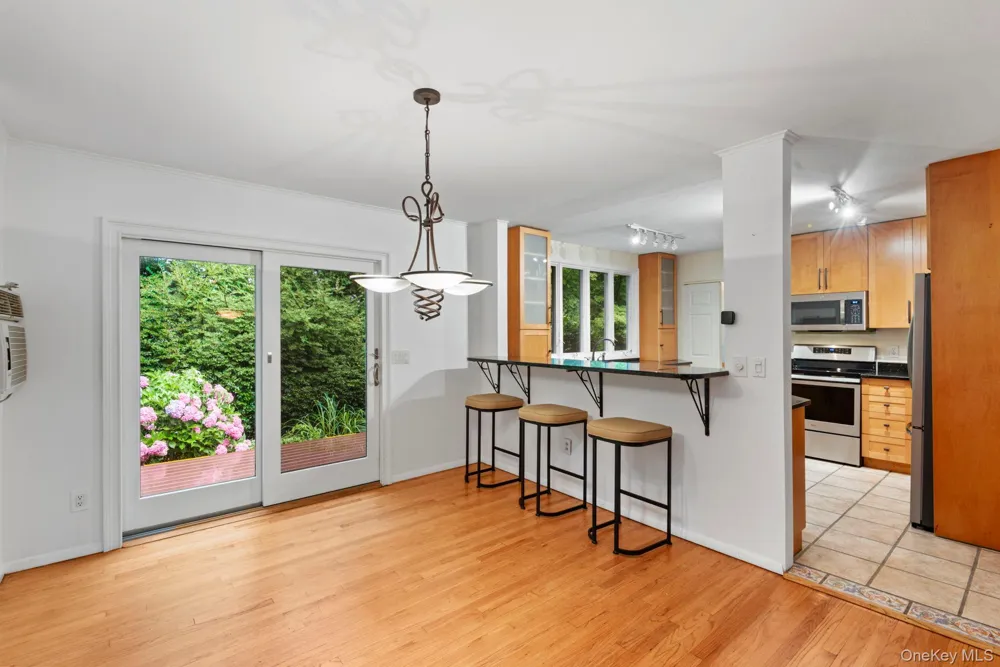 75 Cove Road Huntington, NY 11743